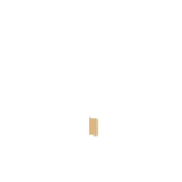 Spielfigur neben einem kleinen Haus mit sandfarbener Tür